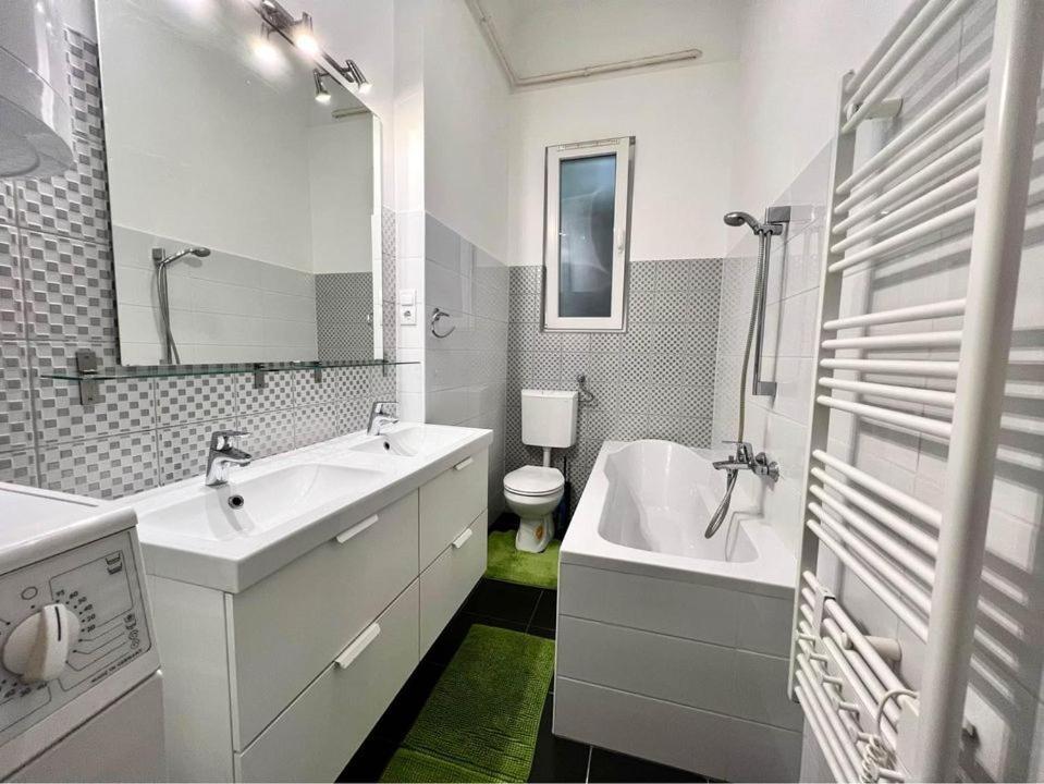 Roland Apartment Downtown - Pope Subway بودابست المظهر الخارجي الصورة